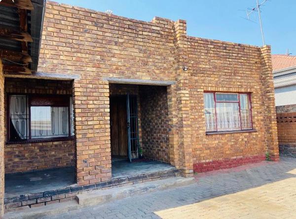 2 Bedroom House