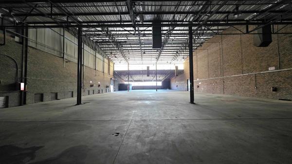 1 800 m² Commercial space