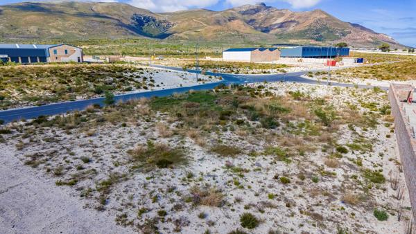 1 221 m² Land