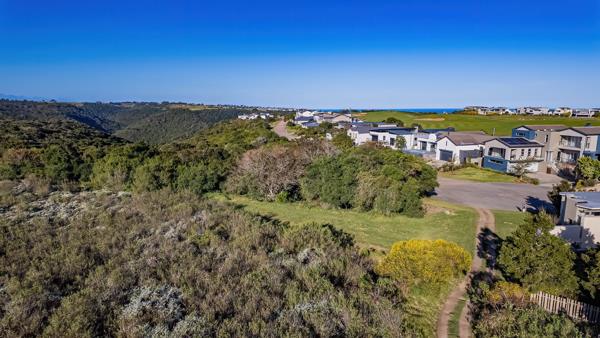 734 m² Land