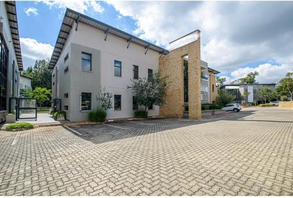 786 m² Retail Space