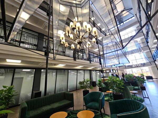 886 m² Commercial space
