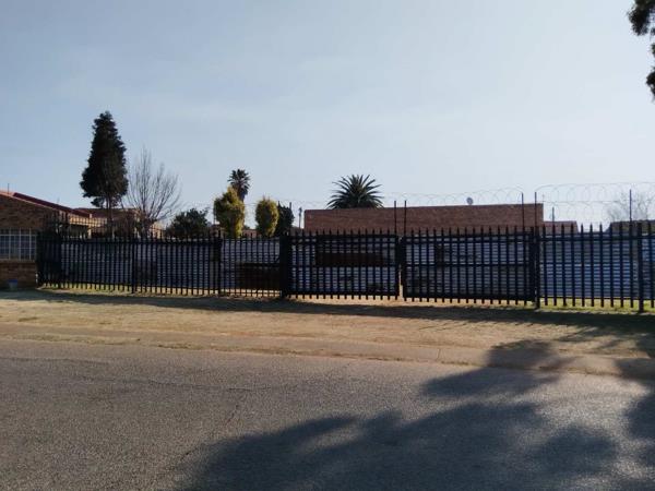 808 m² Land