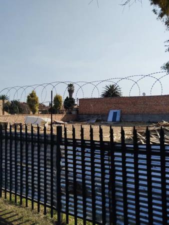 808 m² Land