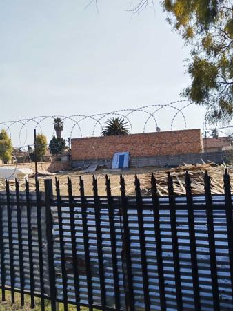 808 m² Land