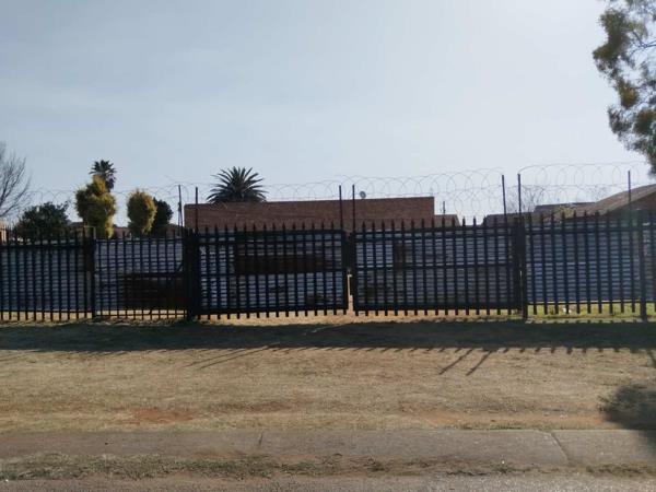 808 m² Land