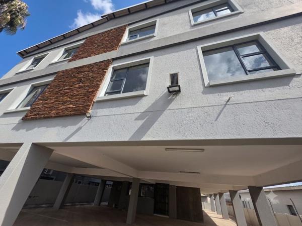 900 m² Commercial space