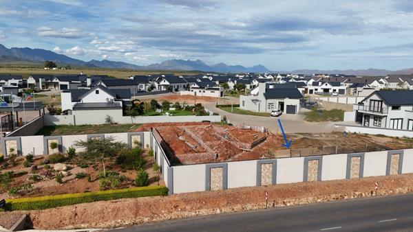 353 m² Land