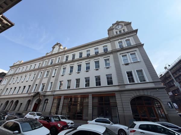 903 m² Commercial space