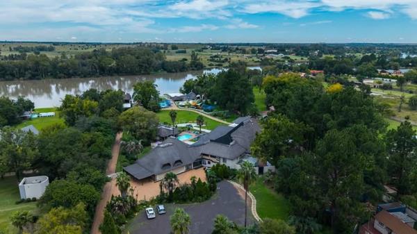 22 Bedroom House