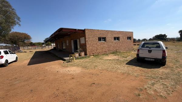 864 m² Commercial space