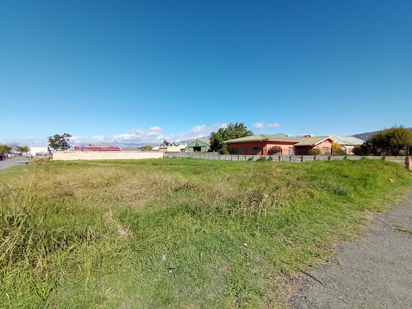 1 230 m² Land