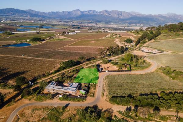 1 347 m² Land