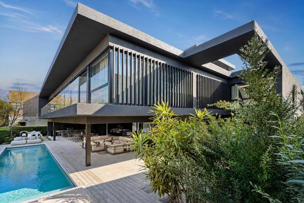 5 Bedroom House