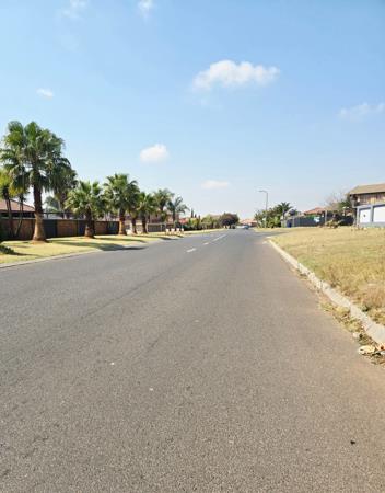 826 m² Land