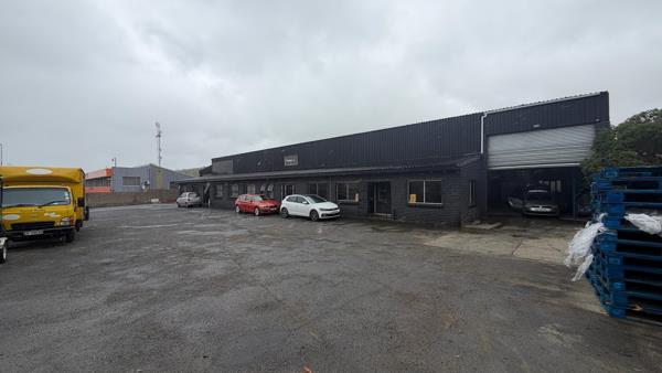 1 600 m² Industrial space