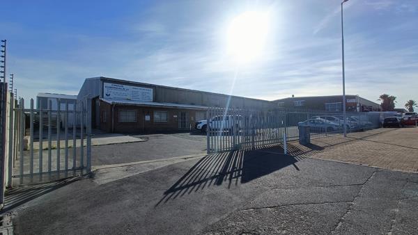 1 600 m² Industrial space