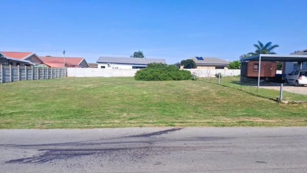 600 m² Land