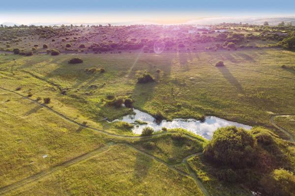 1 684 m² Land