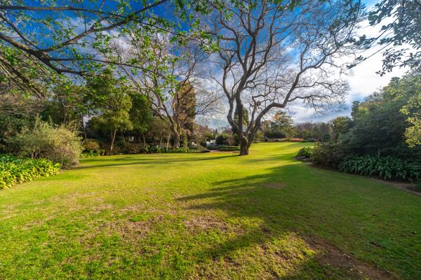1 323 m² Land