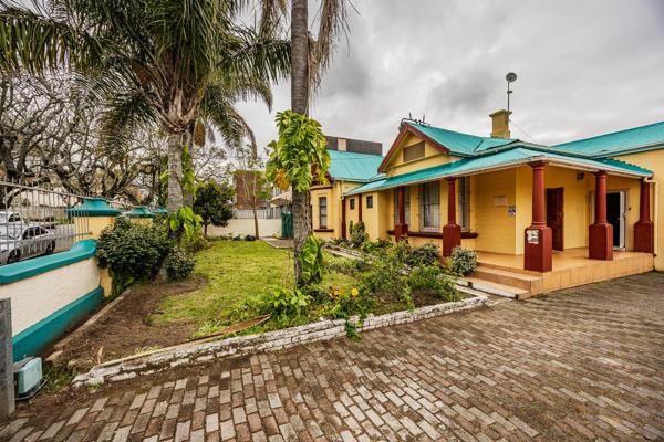 10 Bedroom House