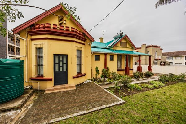 10 Bedroom House