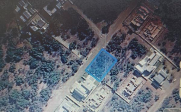 754 m² Land