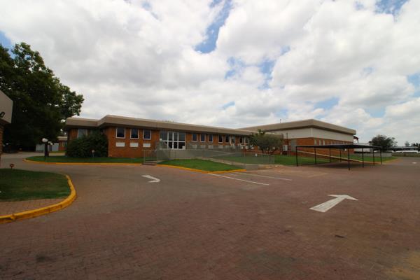 2 893 m² Commercial space