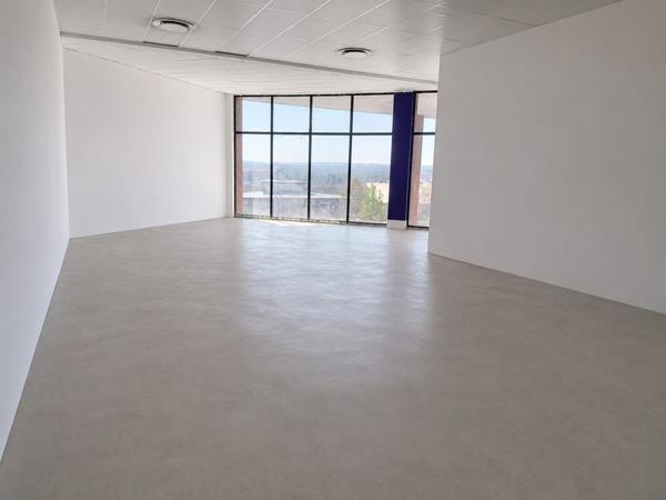 86.7 m² Commercial space
