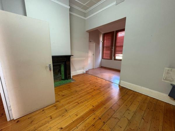 300 m² Office Space