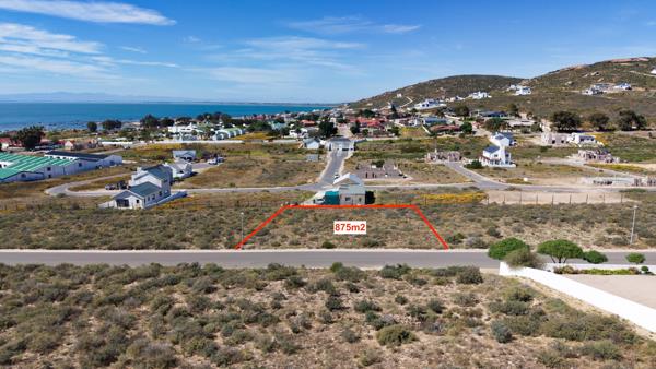875 m² Land