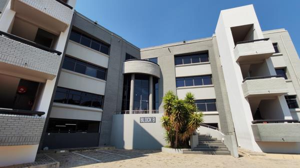 329 m² Office Space