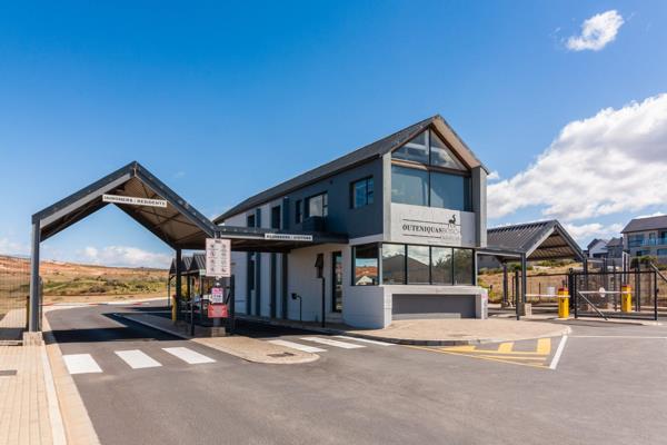 1 500 m² Land