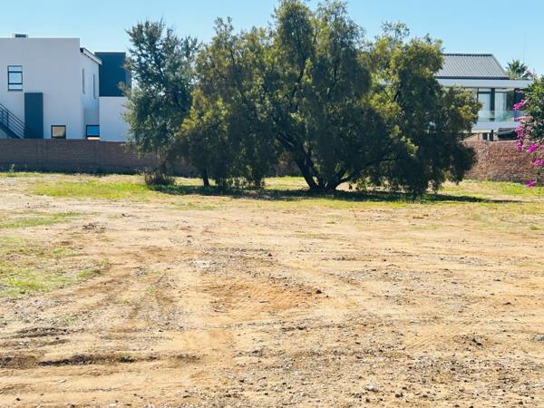 936 m² Land