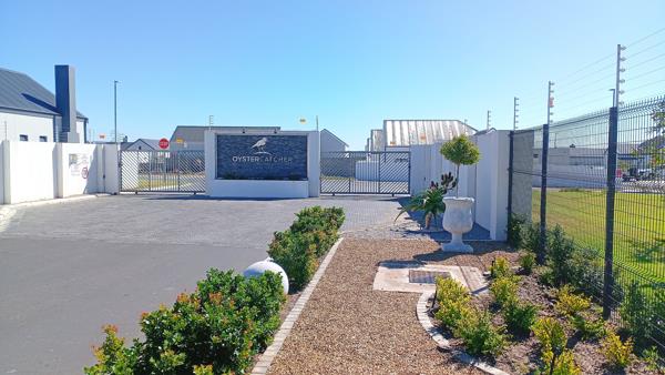 445 m² Land