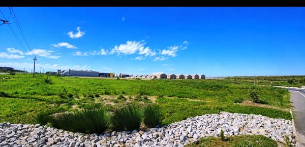 905 m² Land