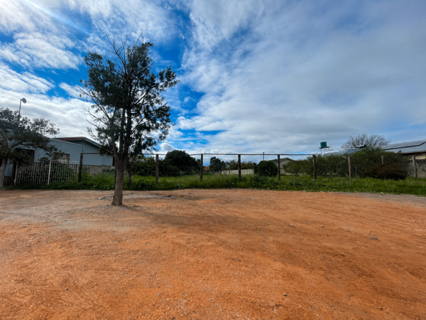 1 887 m² Land