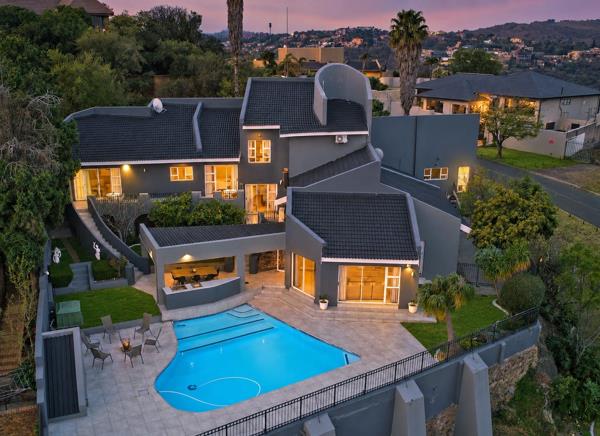 5 Bedroom House