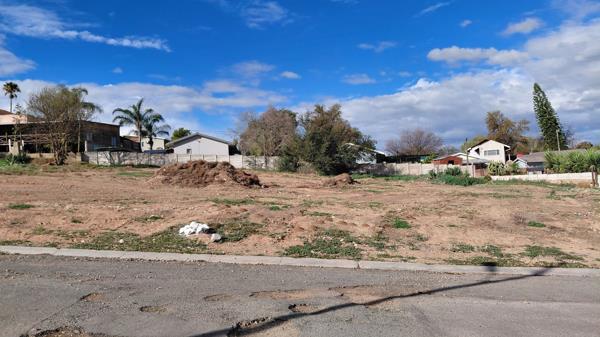 1 037 m² Land