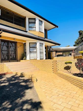 6 Bedroom House