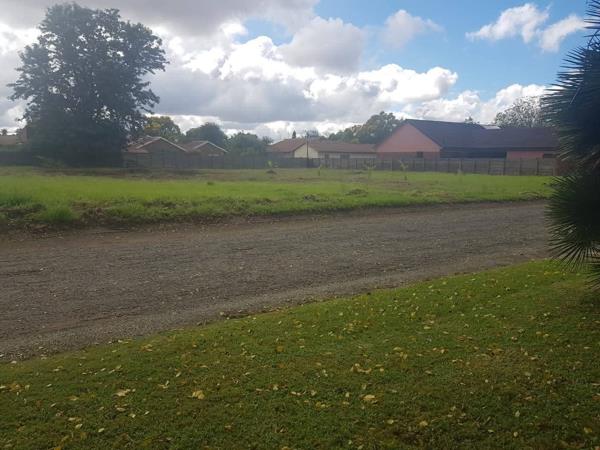 1 060 m² Land