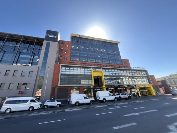 703 m² Commercial space