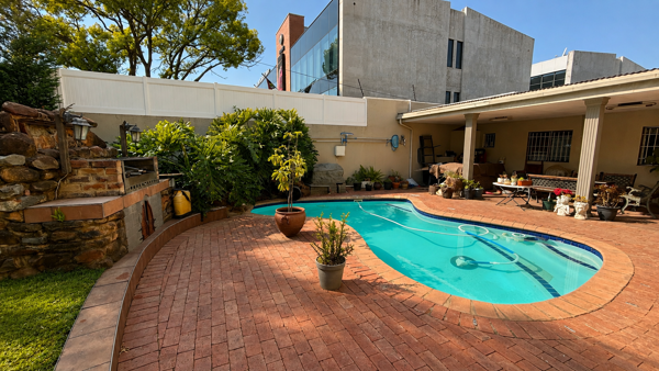 4 Bedroom Apartment