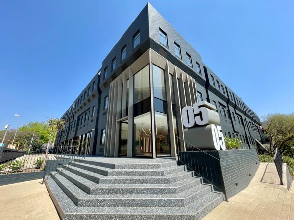 374 m² Commercial space