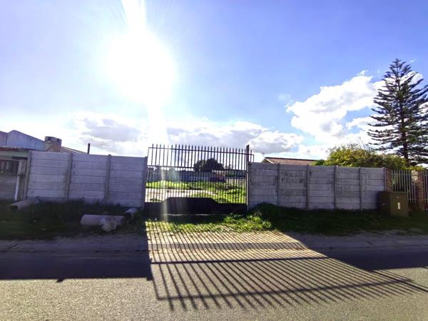 751 m² Land