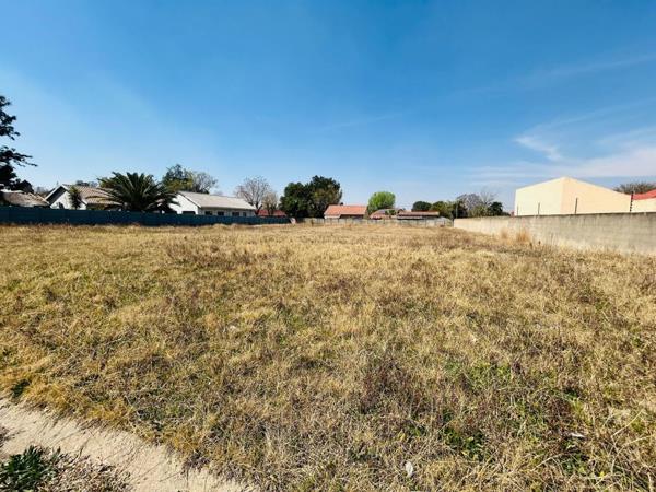 1 487 m² Land