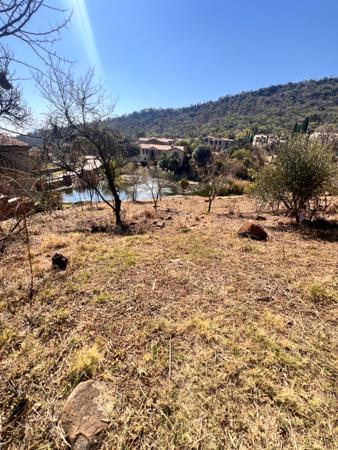 735 m² Land