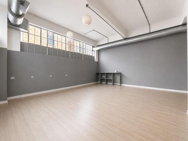 65 m² Commercial space