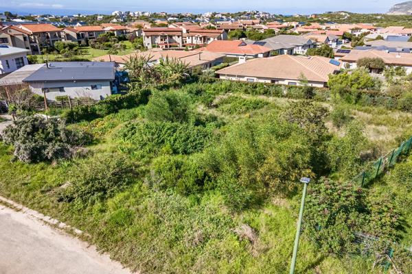 736 m² Land