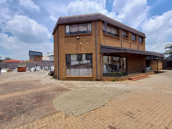 706 m² Industrial space